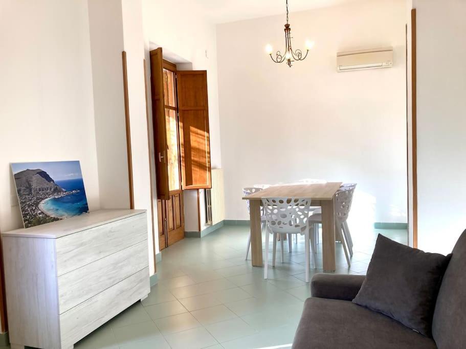פלרמו Villa Orlando Mondello מראה חיצוני תמונה