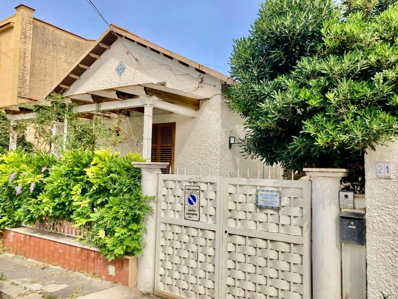 פלרמו Villa Orlando Mondello מראה חיצוני תמונה